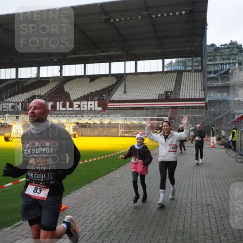 07.12.2025 - St. Pauli X-Mass-Run No. 15 Fabian Wolf http://msf.ph/oto/9395816 07.12.2025 10:33:11 Ziel 83, 1268, 2486, 3543, 3548, 3901, 3902 meine-sportfotos.de