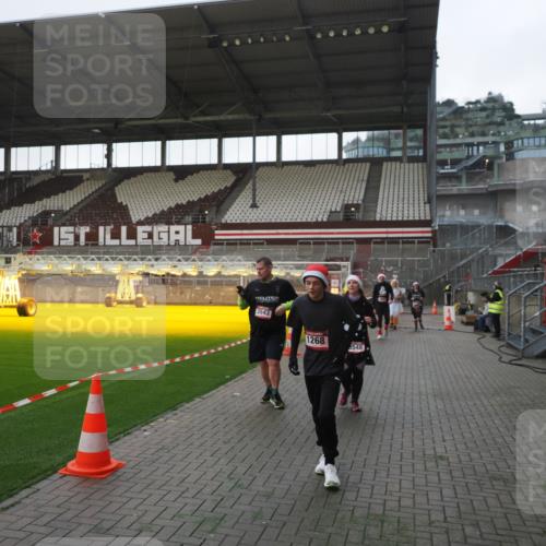 07.12.2025 - St. Pauli X-Mass-Run No. 15 Fabian Wolf http://msf.ph/oto/9395824 07.12.2025 10:33:15 Ziel 83, 498, 1268, 1329, 2054, 3543, 3548, 3791, 3901, 3902 meine-sportfotos.de