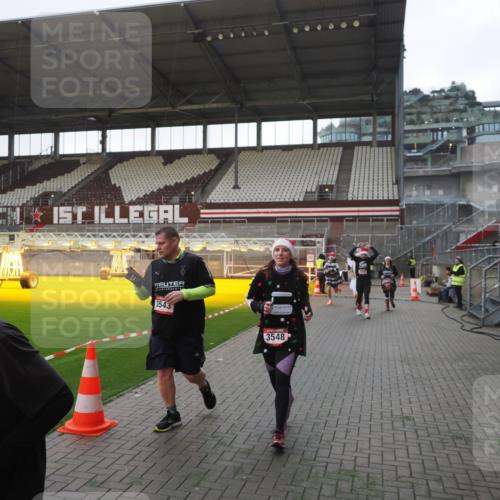 07.12.2025 - St. Pauli X-Mass-Run No. 15 Fabian Wolf http://msf.ph/oto/9395831 07.12.2025 10:33:17 Ziel 83, 498, 1268, 1329, 2054, 3543, 3548, 3791, 3901, 3902 meine-sportfotos.de