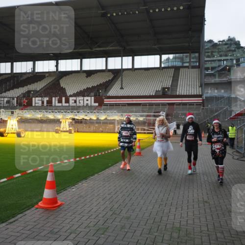 07.12.2025 - St. Pauli X-Mass-Run No. 15 Fabian Wolf http://msf.ph/oto/9395836 07.12.2025 10:33:21 Ziel 83, 498, 1268, 1329, 2054, 3543, 3548, 3791, 3901, 3902 meine-sportfotos.de