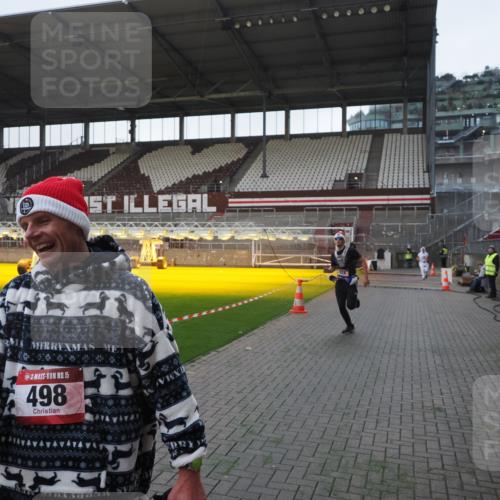 07.12.2025 - St. Pauli X-Mass-Run No. 15 Fabian Wolf http://msf.ph/oto/9395866 07.12.2025 10:33:27 Ziel 498, 828, 1329, 2054, 2065, 3791 meine-sportfotos.de
