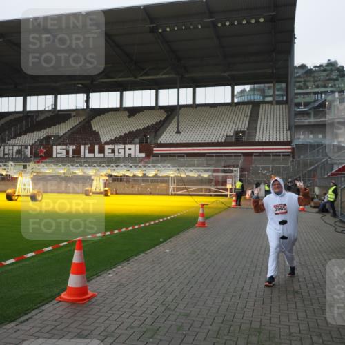 07.12.2025 - St. Pauli X-Mass-Run No. 15 Fabian Wolf http://msf.ph/oto/9395872 07.12.2025 10:33:36 Ziel 828, 2065 meine-sportfotos.de