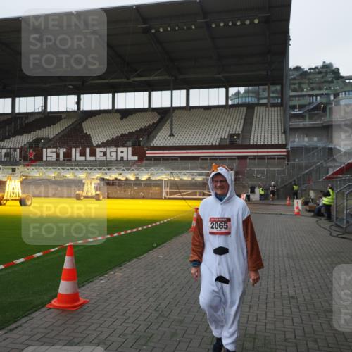 07.12.2025 - St. Pauli X-Mass-Run No. 15 Fabian Wolf http://msf.ph/oto/9395879 07.12.2025 10:33:38 Ziel 828, 2065 meine-sportfotos.de