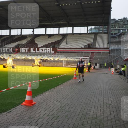 07.12.2025 - St. Pauli X-Mass-Run No. 15 Fabian Wolf http://msf.ph/oto/9395888 07.12.2025 10:33:45 Ziel 828, 2065, 2558 meine-sportfotos.de