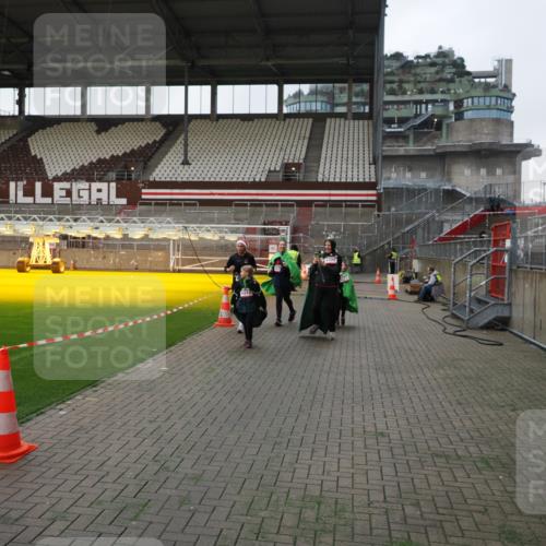 07.12.2025 - St. Pauli X-Mass-Run No. 15 Fabian Wolf http://msf.ph/oto/9395951 07.12.2025 10:34:48 Ziel 137, 493, 578, 4276, 4277, 4309, 4310, 4316, 4317, 4336, 4337 meine-sportfotos.de