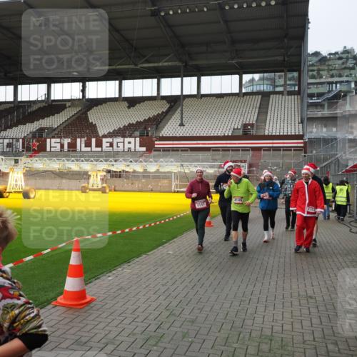 07.12.2025 - St. Pauli X-Mass-Run No. 15 Fabian Wolf http://msf.ph/oto/9396016 07.12.2025 10:35:19 Ziel 998, 1100, 1365, 2353, 2406, 2422, 2857, 2863, 3224, 3721, 4147, 4149, 4443, 4595, 4772, 4776, 4778, 4779 meine-sportfotos.de