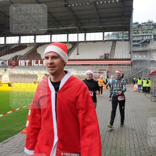 07.12.2025 - St. Pauli X-Mass-Run No. 15 Fabian Wolf http://msf.ph/oto/9396040 07.12.2025 10:35:24 Ziel 998, 1100, 1365, 2353, 2406, 2422, 2857, 2863, 3224, 3721, 4147, 4149, 4595, 4772, 4776, 4778, 4779 meine-sportfotos.de