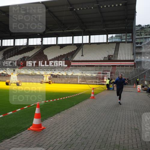 07.12.2025 - St. Pauli X-Mass-Run No. 15 Fabian Wolf http://msf.ph/oto/9396079 07.12.2025 10:35:37 Ziel 998, 1100, 1365, 1822 meine-sportfotos.de