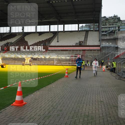 07.12.2025 - St. Pauli X-Mass-Run No. 15 Fabian Wolf http://msf.ph/oto/9396125 07.12.2025 10:35:58 Ziel 350, 2489, 3476, 4034 meine-sportfotos.de