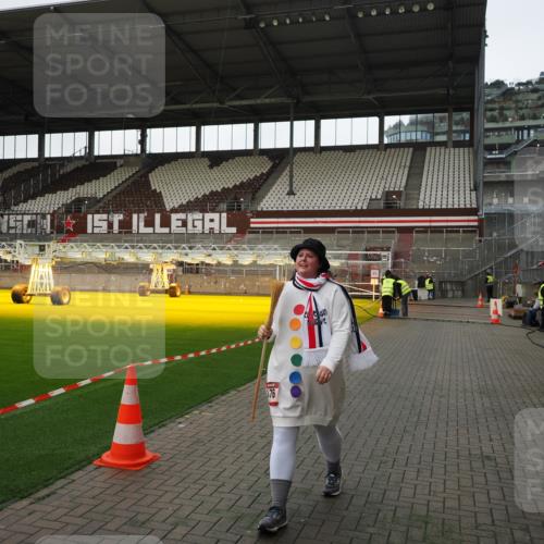 07.12.2025 - St. Pauli X-Mass-Run No. 15 Fabian Wolf http://msf.ph/oto/9396140 07.12.2025 10:36:05 Ziel 350, 3476 meine-sportfotos.de