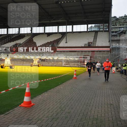 07.12.2025 - St. Pauli X-Mass-Run No. 15 Fabian Wolf http://msf.ph/oto/9396204 07.12.2025 10:36:39 Ziel 511, 521, 717, 833, 3089, 3382, 4200, 4591, 4597, 4599 meine-sportfotos.de