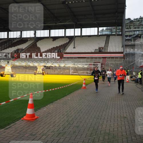 07.12.2025 - St. Pauli X-Mass-Run No. 15 Fabian Wolf http://msf.ph/oto/9396205 07.12.2025 10:36:39 Ziel 511, 521, 717, 833, 3089, 3382, 4200, 4591, 4597, 4599 meine-sportfotos.de