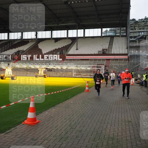 07.12.2025 - St. Pauli X-Mass-Run No. 15 Fabian Wolf http://msf.ph/oto/9396206 07.12.2025 10:36:39 Ziel 511, 521, 717, 833, 3089, 3382, 4200, 4591, 4597, 4599 meine-sportfotos.de