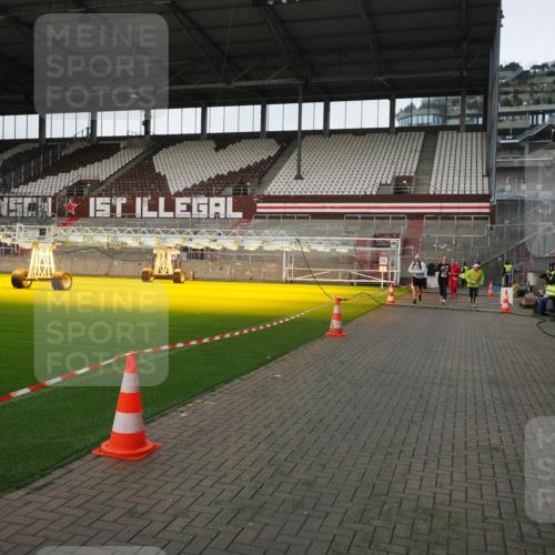 07.12.2025 - St. Pauli X-Mass-Run No. 15 Fabian Wolf http://msf.ph/oto/9396258 07.12.2025 10:36:58 Ziel 37, 503, 521, 665, 2349, 2351, 2615, 3056, 3263, 4690, 4691, 4693 meine-sportfotos.de