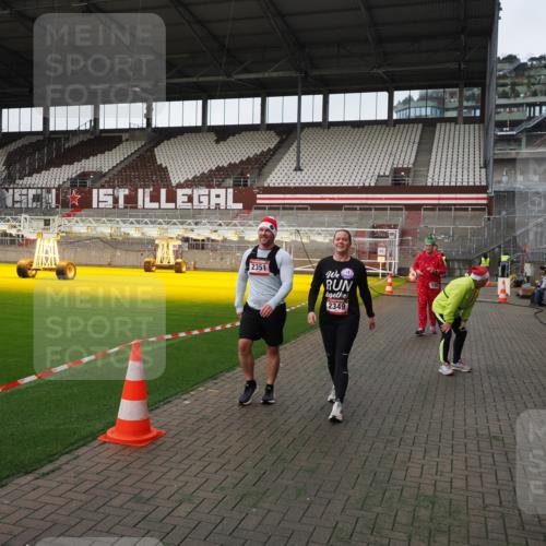 07.12.2025 - St. Pauli X-Mass-Run No. 15 Fabian Wolf http://msf.ph/oto/9396291 07.12.2025 10:37:06 Ziel 503, 2349, 2351, 3090, 3263, 4761 meine-sportfotos.de