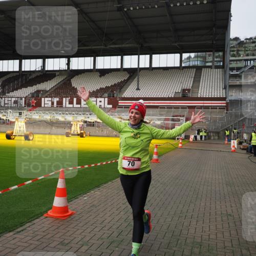 07.12.2025 - St. Pauli X-Mass-Run No. 15 Fabian Wolf http://msf.ph/oto/9396380 07.12.2025 10:38:01 Ziel 70, 2899, 3069, 4872 meine-sportfotos.de
