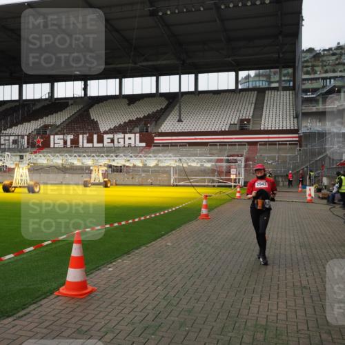 07.12.2025 - St. Pauli X-Mass-Run No. 15 Fabian Wolf http://msf.ph/oto/9396434 07.12.2025 10:38:51 Ziel 1250, 1255, 2943, 3058, 3061 meine-sportfotos.de