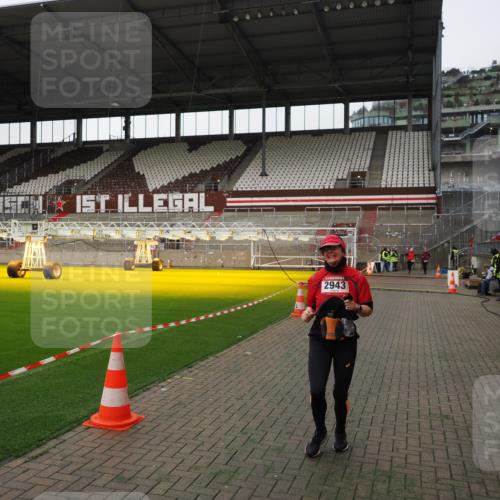 07.12.2025 - St. Pauli X-Mass-Run No. 15 Fabian Wolf http://msf.ph/oto/9396439 07.12.2025 10:38:52 Ziel 1250, 1255, 2943, 3058, 3061 meine-sportfotos.de
