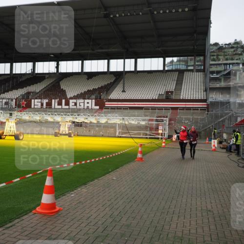 07.12.2025 - St. Pauli X-Mass-Run No. 15 Fabian Wolf http://msf.ph/oto/9396443 07.12.2025 10:38:59 Ziel 1250, 1255, 2827, 2828, 2943, 3061 meine-sportfotos.de