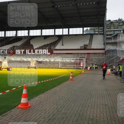 07.12.2025 - St. Pauli X-Mass-Run No. 15 Fabian Wolf http://msf.ph/oto/9396469 07.12.2025 10:39:05 Ziel 1417, 2827, 2828 meine-sportfotos.de