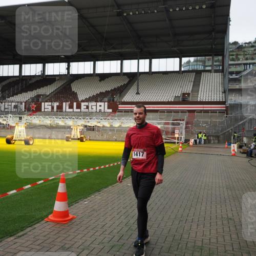 07.12.2025 - St. Pauli X-Mass-Run No. 15 Fabian Wolf http://msf.ph/oto/9396472 07.12.2025 10:39:11 Ziel 1417, 2827, 2828 meine-sportfotos.de