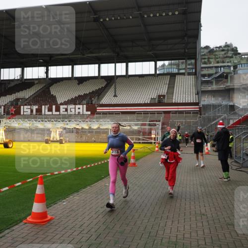 07.12.2025 - St. Pauli X-Mass-Run No. 15 Fabian Wolf http://msf.ph/oto/9396496 07.12.2025 10:39:32 Ziel 981, 1796, 1889, 2354, 2420, 3118, 3240, 3242 meine-sportfotos.de