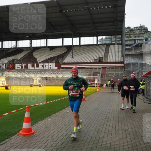 07.12.2025 - St. Pauli X-Mass-Run No. 15 Fabian Wolf http://msf.ph/oto/9396509 07.12.2025 10:39:34 Ziel 981, 1796, 1889, 2354, 2420, 3118, 3240, 3242, 4207, 4211 meine-sportfotos.de