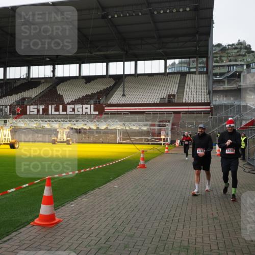 07.12.2025 - St. Pauli X-Mass-Run No. 15 Fabian Wolf http://msf.ph/oto/9396515 07.12.2025 10:39:36 Ziel 981, 1796, 1889, 2354, 2420, 3118, 3240, 3242, 4207, 4211 meine-sportfotos.de