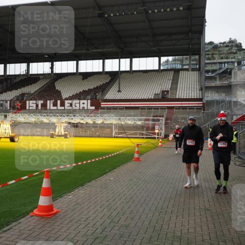 07.12.2025 - St. Pauli X-Mass-Run No. 15 Fabian Wolf http://msf.ph/oto/9396516 07.12.2025 10:39:36 Ziel 981, 1796, 1889, 2354, 2420, 3118, 3240, 3242, 4207, 4211 meine-sportfotos.de