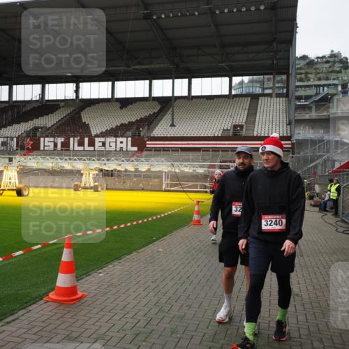 07.12.2025 - St. Pauli X-Mass-Run No. 15 Fabian Wolf http://msf.ph/oto/9396526 07.12.2025 10:39:38 Ziel 981, 1796, 1889, 2354, 2420, 2588, 3118, 3240, 3242, 4207, 4211 meine-sportfotos.de