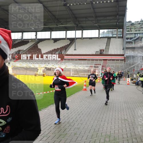07.12.2025 - St. Pauli X-Mass-Run No. 15 Fabian Wolf http://msf.ph/oto/9396592 07.12.2025 10:40:13 Ziel 230, 538, 580, 3161, 3164, 3796, 3797, 4874, 4878 meine-sportfotos.de
