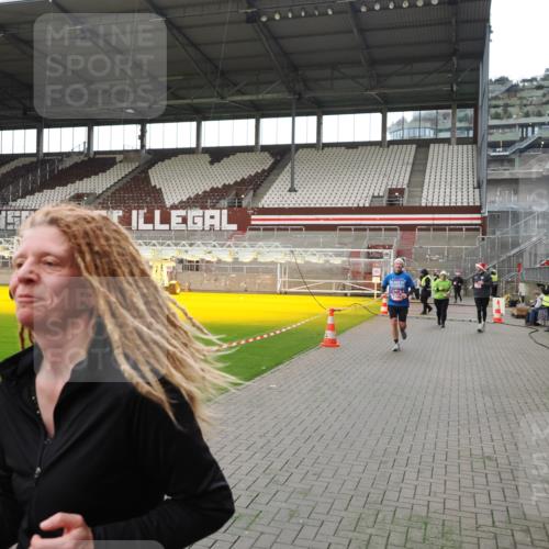 07.12.2025 - St. Pauli X-Mass-Run No. 15 Fabian Wolf http://msf.ph/oto/9396626 07.12.2025 10:40:21 Ziel 230, 538, 580, 731, 735, 2169, 3161, 3164, 3796, 3797, 4874, 4878 meine-sportfotos.de