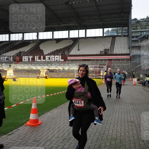 07.12.2025 - St. Pauli X-Mass-Run No. 15 Fabian Wolf http://msf.ph/oto/9396707 07.12.2025 10:40:43 Ziel 284, 406, 1457, 2555, 2559, 2594, 2916, 3244, 3407, 3408, 4041, 4304, 4856 meine-sportfotos.de