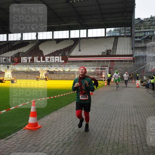 07.12.2025 - St. Pauli X-Mass-Run No. 15 Fabian Wolf http://msf.ph/oto/9396722 07.12.2025 10:40:48 Ziel 284, 288, 406, 1457, 2555, 2559, 3407, 4041, 4304, 4856, 4871 meine-sportfotos.de