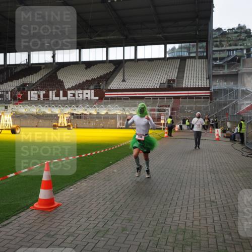 07.12.2025 - St. Pauli X-Mass-Run No. 15 Fabian Wolf http://msf.ph/oto/9396730 07.12.2025 10:40:50 Ziel 284, 288, 406, 1457, 2555, 2559, 3407, 4041, 4304, 4856, 4871 meine-sportfotos.de