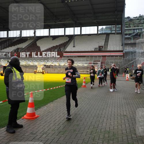 07.12.2025 - St. Pauli X-Mass-Run No. 15 Fabian Wolf http://msf.ph/oto/9396745 07.12.2025 10:41:04 Ziel 288, 449, 545, 952, 1153, 3264, 3265, 3951, 4617, 4773, 4871 meine-sportfotos.de