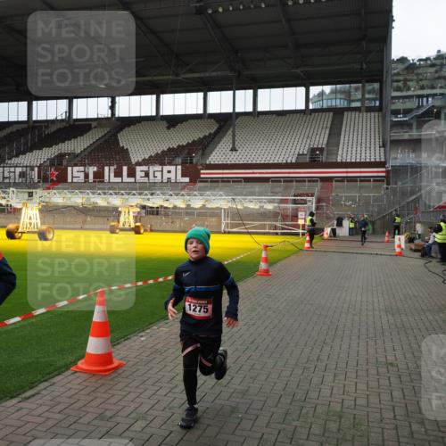07.12.2025 - St. Pauli X-Mass-Run No. 15 Fabian Wolf http://msf.ph/oto/9396845 07.12.2025 10:41:32 Ziel 259, 1275, 2288, 2330, 2331, 2507, 3392 meine-sportfotos.de