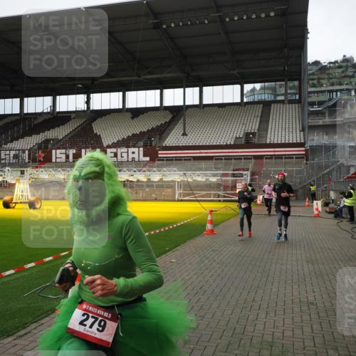 07.12.2025 - St. Pauli X-Mass-Run No. 15 Fabian Wolf http://msf.ph/oto/9396857 07.12.2025 10:41:41 Ziel 141, 279, 322, 1275, 2288, 2563, 3392 meine-sportfotos.de