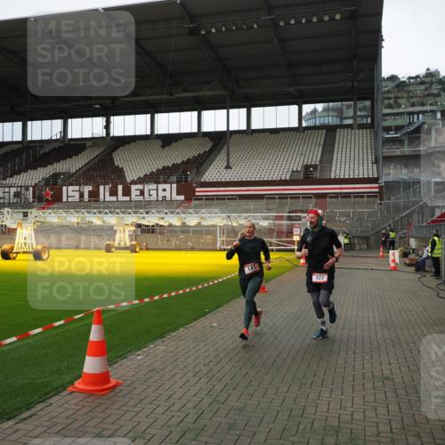 07.12.2025 - St. Pauli X-Mass-Run No. 15 Fabian Wolf http://msf.ph/oto/9396862 07.12.2025 10:41:42 Ziel 141, 279, 322, 1275, 2288, 2563, 3392 meine-sportfotos.de