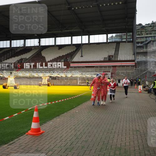 07.12.2025 - St. Pauli X-Mass-Run No. 15 Fabian Wolf http://msf.ph/oto/9396912 07.12.2025 10:42:02 Ziel 968, 1266, 1674, 1675, 1676, 2829, 2831 meine-sportfotos.de