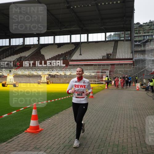 07.12.2025 - St. Pauli X-Mass-Run No. 15 Fabian Wolf http://msf.ph/oto/9396935 07.12.2025 10:42:07 Ziel 968, 1266, 1674, 1675, 1676, 2261, 2829, 2831, 3042, 4045, 4046, 4441, 4622 meine-sportfotos.de