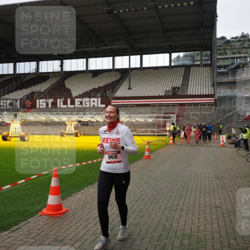 07.12.2025 - St. Pauli X-Mass-Run No. 15 Fabian Wolf http://msf.ph/oto/9396936 07.12.2025 10:42:07 Ziel 968, 1266, 1674, 1675, 1676, 2261, 2829, 2831, 3042, 4045, 4046, 4441, 4622 meine-sportfotos.de
