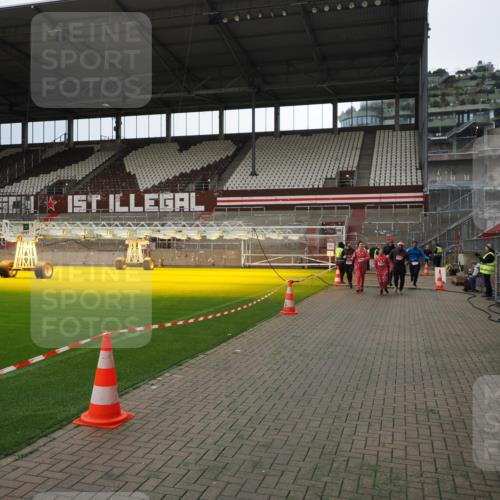 07.12.2025 - St. Pauli X-Mass-Run No. 15 Fabian Wolf http://msf.ph/oto/9396939 07.12.2025 10:42:09 Ziel 968, 1674, 1675, 1676, 2261, 2831, 3042, 4045, 4046, 4441, 4622 meine-sportfotos.de