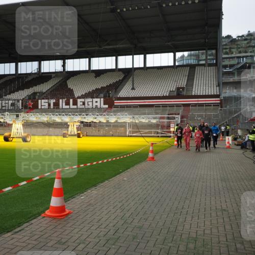 07.12.2025 - St. Pauli X-Mass-Run No. 15 Fabian Wolf http://msf.ph/oto/9396940 07.12.2025 10:42:09 Ziel 968, 1674, 1675, 1676, 2261, 2831, 3042, 4045, 4046, 4441, 4622 meine-sportfotos.de