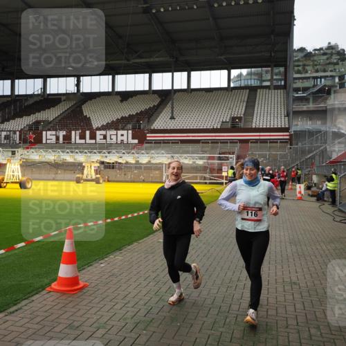 07.12.2025 - St. Pauli X-Mass-Run No. 15 Fabian Wolf http://msf.ph/oto/9396981 07.12.2025 10:42:21 Ziel 116, 563, 1272, 1438, 2013, 2157, 2261, 2931, 3042, 3399, 4045, 4046, 4441, 4622 meine-sportfotos.de