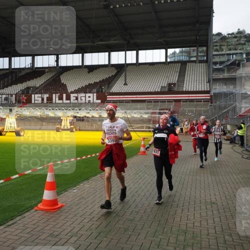 07.12.2025 - St. Pauli X-Mass-Run No. 15 Fabian Wolf http://msf.ph/oto/9396990 07.12.2025 10:42:25 Ziel 116, 563, 1272, 1438, 2013, 2157, 2261, 2722, 2931, 3042, 3399, 4045, 4046, 4441, 4622 meine-sportfotos.de