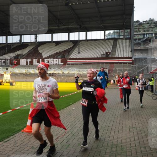 07.12.2025 - St. Pauli X-Mass-Run No. 15 Fabian Wolf http://msf.ph/oto/9396993 07.12.2025 10:42:25 Ziel 116, 563, 1272, 1438, 2013, 2157, 2261, 2722, 2931, 3042, 3399, 4045, 4046, 4441, 4622 meine-sportfotos.de