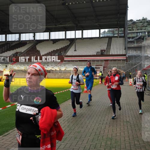 07.12.2025 - St. Pauli X-Mass-Run No. 15 Fabian Wolf http://msf.ph/oto/9396997 07.12.2025 10:42:26 Ziel 116, 563, 1272, 1358, 1438, 2012, 2013, 2157, 2261, 2722, 2931, 3042, 3399, 4441, 4622 meine-sportfotos.de