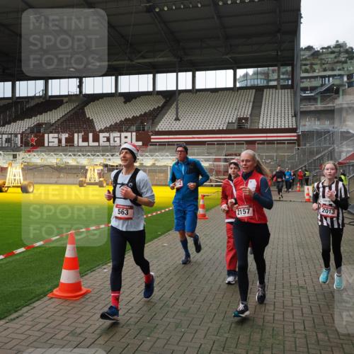 07.12.2025 - St. Pauli X-Mass-Run No. 15 Fabian Wolf http://msf.ph/oto/9397000 07.12.2025 10:42:27 Ziel 116, 563, 1272, 1358, 1434, 1438, 2012, 2013, 2157, 2261, 2722, 2931, 3042, 3399, 4622 meine-sportfotos.de