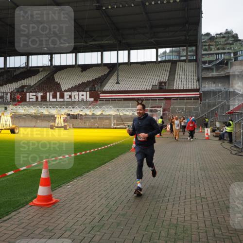07.12.2025 - St. Pauli X-Mass-Run No. 15 Fabian Wolf http://msf.ph/oto/9397016 07.12.2025 10:42:31 Ziel 116, 519, 563, 1272, 1358, 1434, 1438, 2012, 2013, 2155, 2157, 2621, 2622, 2722, 2931, 3399, 4394 meine-sportfotos.de